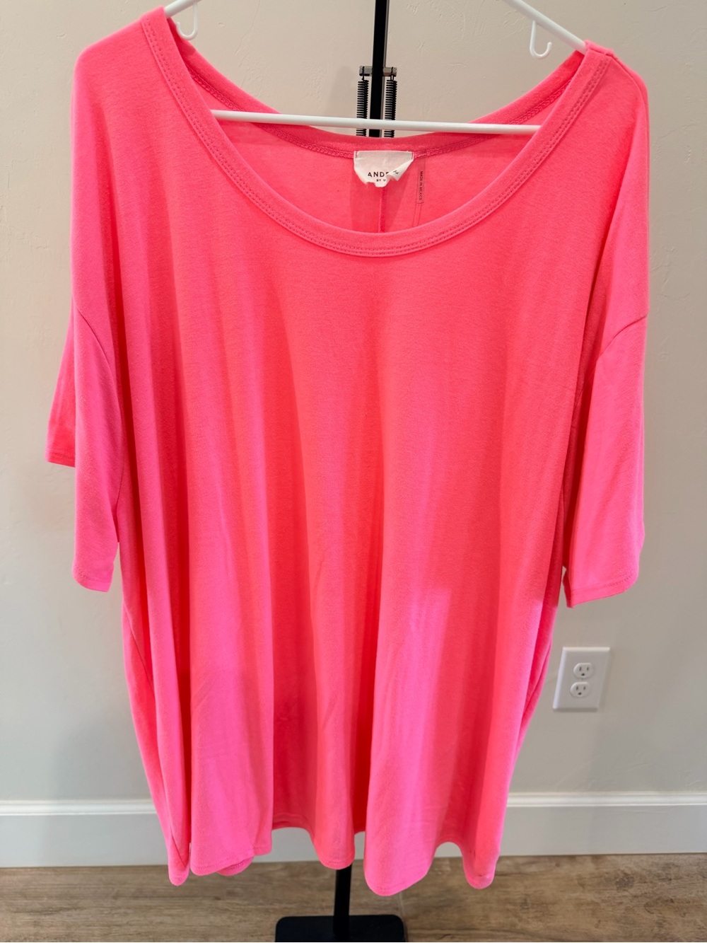 Andree by Unit Neon Pink Oversized Tunic Top – Size 2X